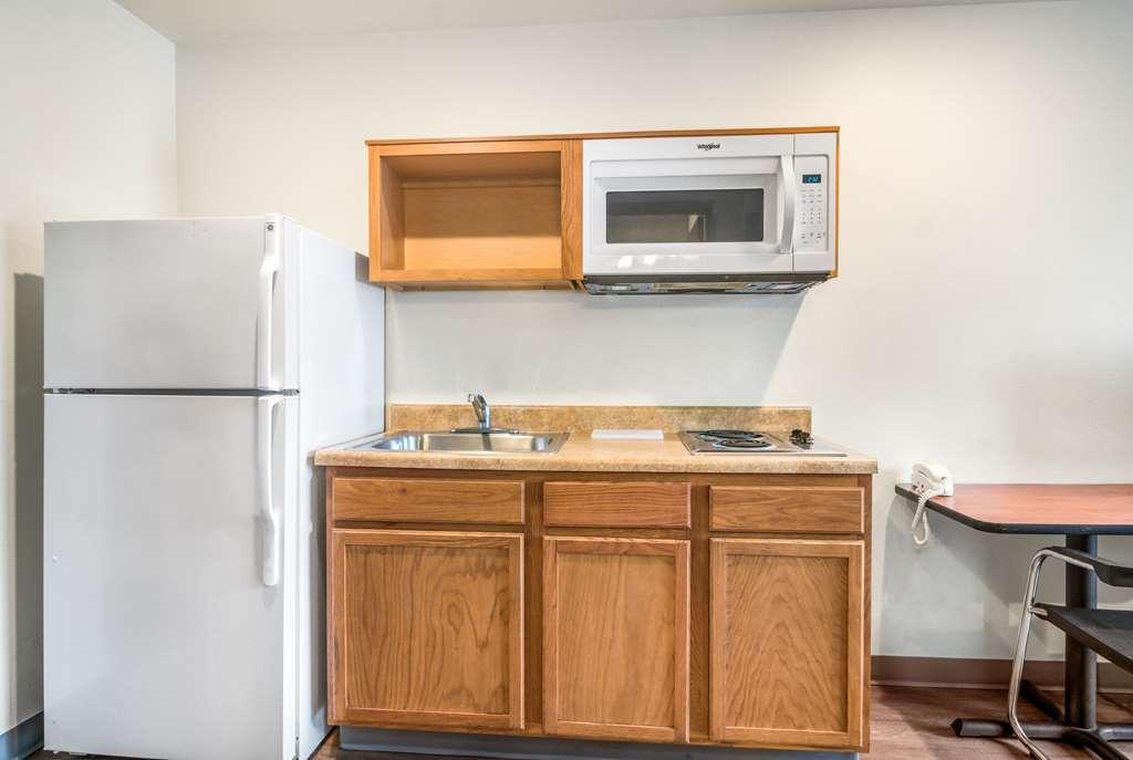 Extended Stay America Select Suites - Cleveland - Avon Стая снимка
